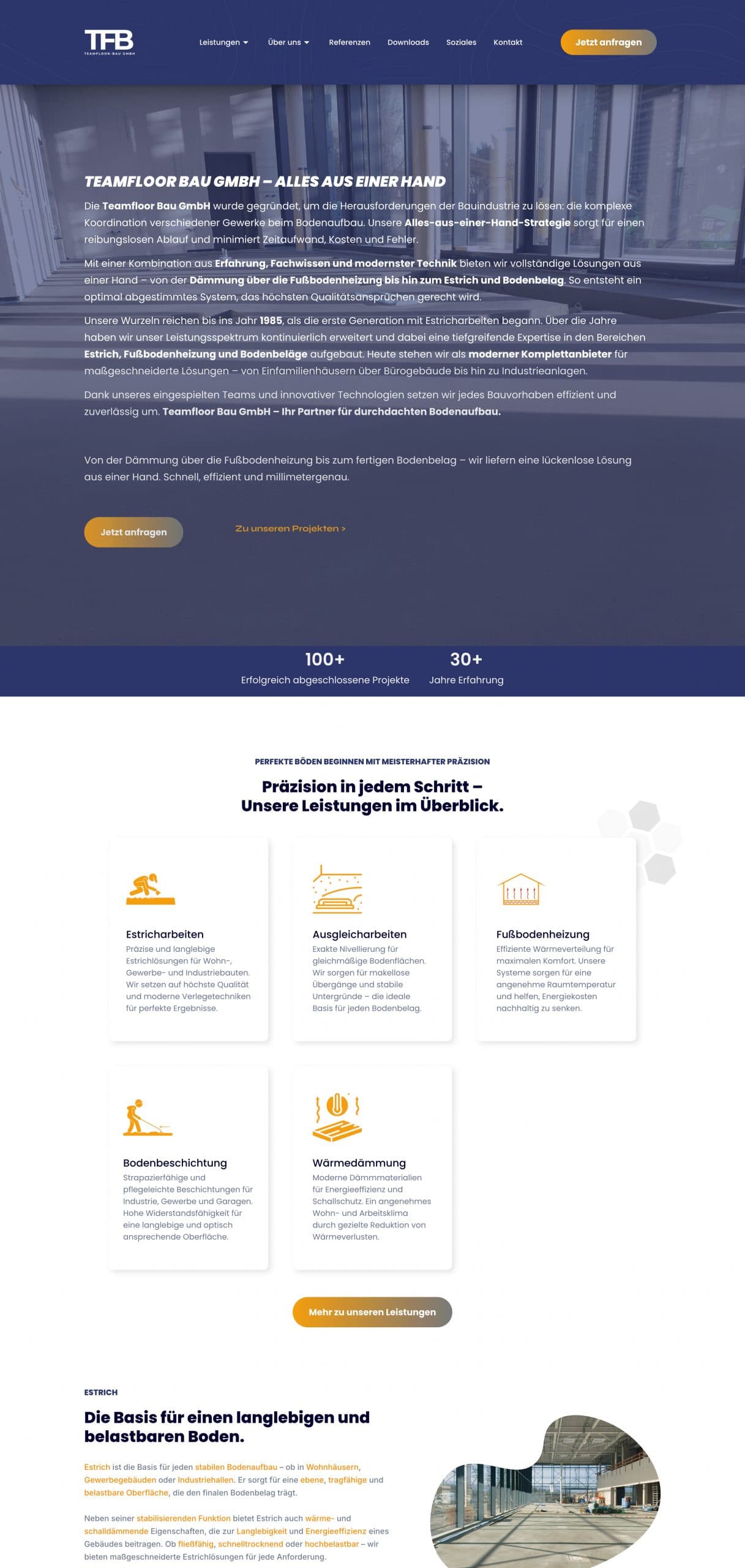 Startseite TeamFloor Bau GmbH mit dunkelblauem Hero, Bauindustrie-Bildsprache und Leistungs-Übersicht